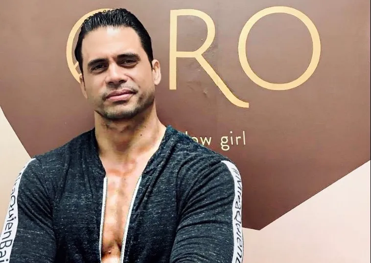 Pedro Moreno reacciona a polémica con obra de teatro