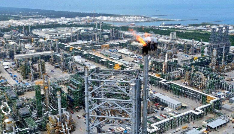 Pemex confirma derrame en Dos Bocas