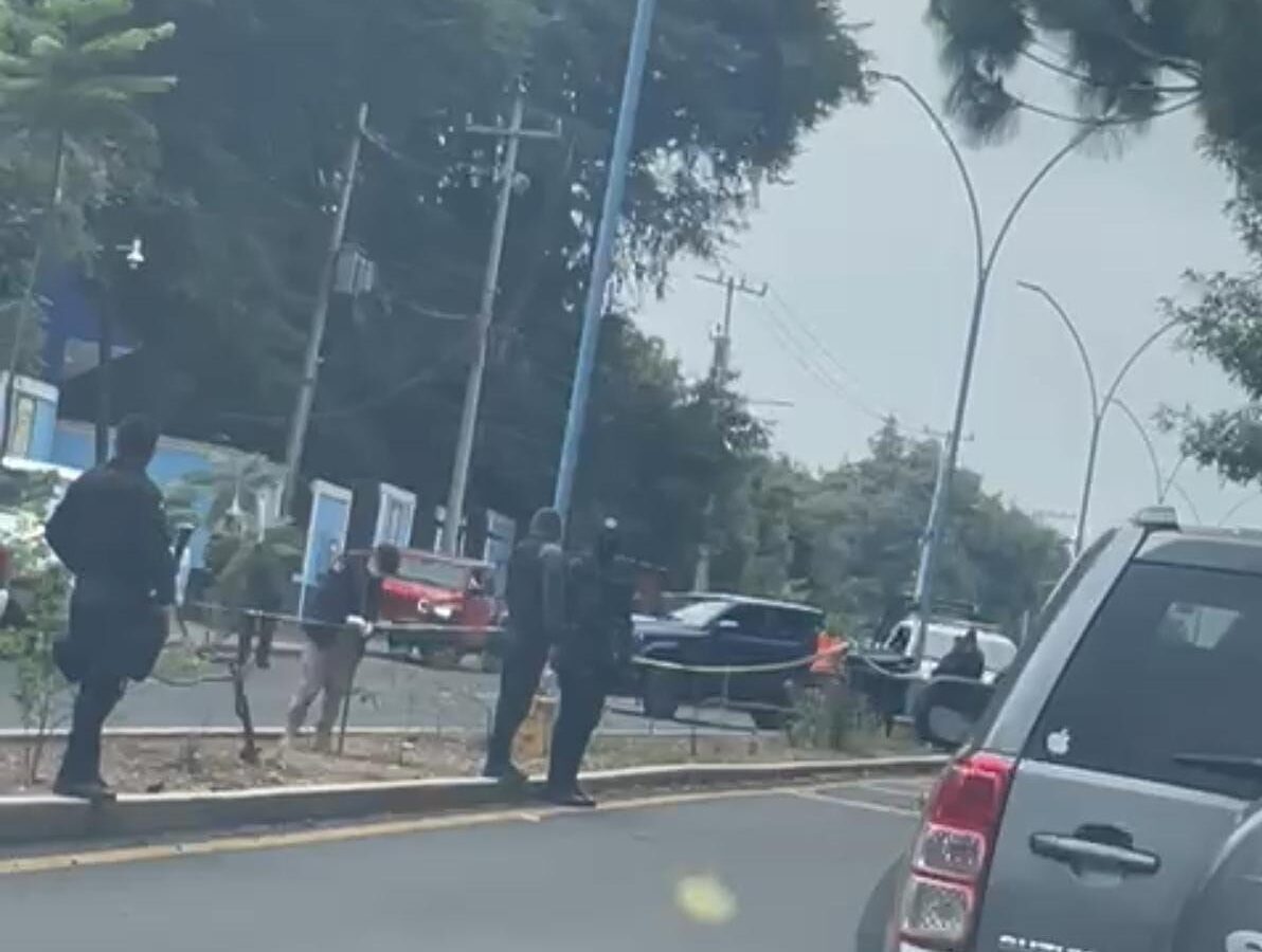 Privan de la vida a hombre en el interior de su camioneta en Tancítaro