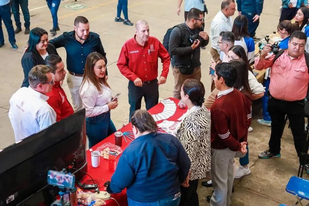 Promueve gobierno de Zacapu la educación