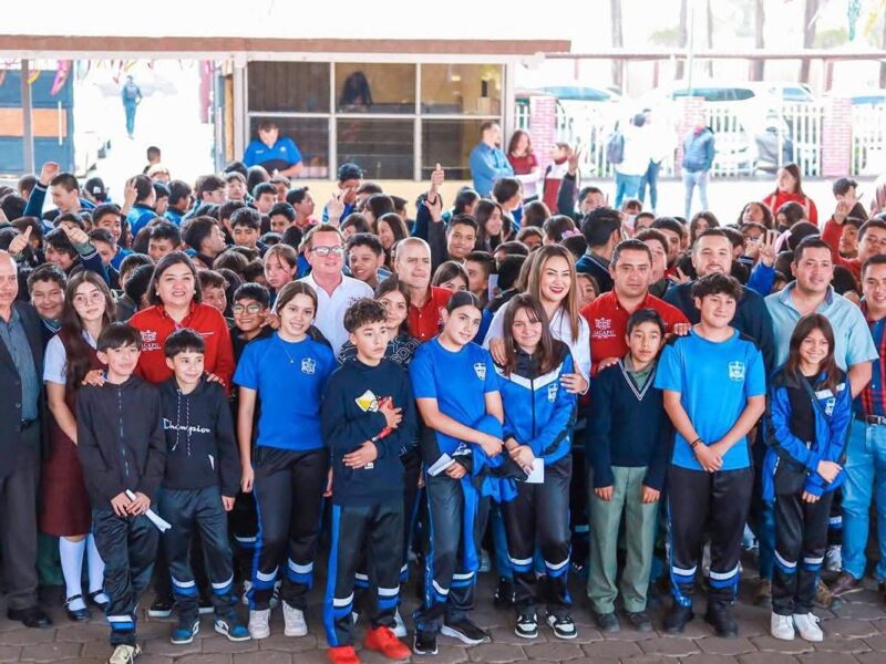 Promueve gobierno de Zacapu la educación con Expo Prepárate 2025 para las y los jóvenes
