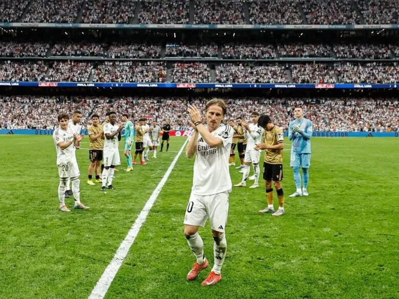 Real Madrid vence a Real Sociedad en despedida de Luka Modric y Carlo Ancelotti