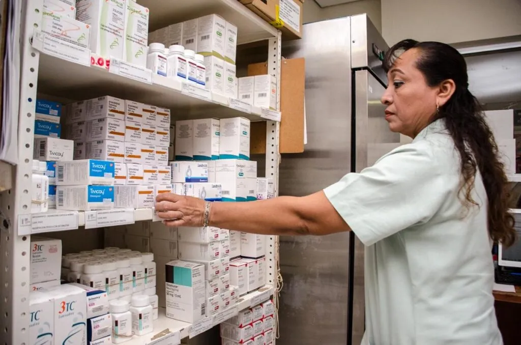 Realiza gobierno compra urgente de 85 millones de medicamentos