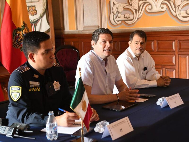 Recicla Alfonso Martínez a excomisionado Bernardo León en Policía Morelia