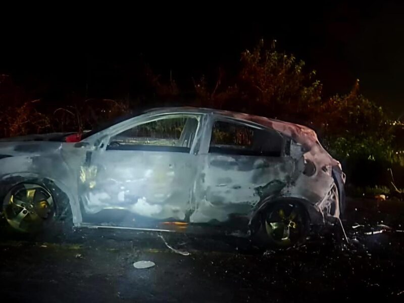 Reportan 3 vehículos incendiados en la Zinapécuaro-Huajúmbaro