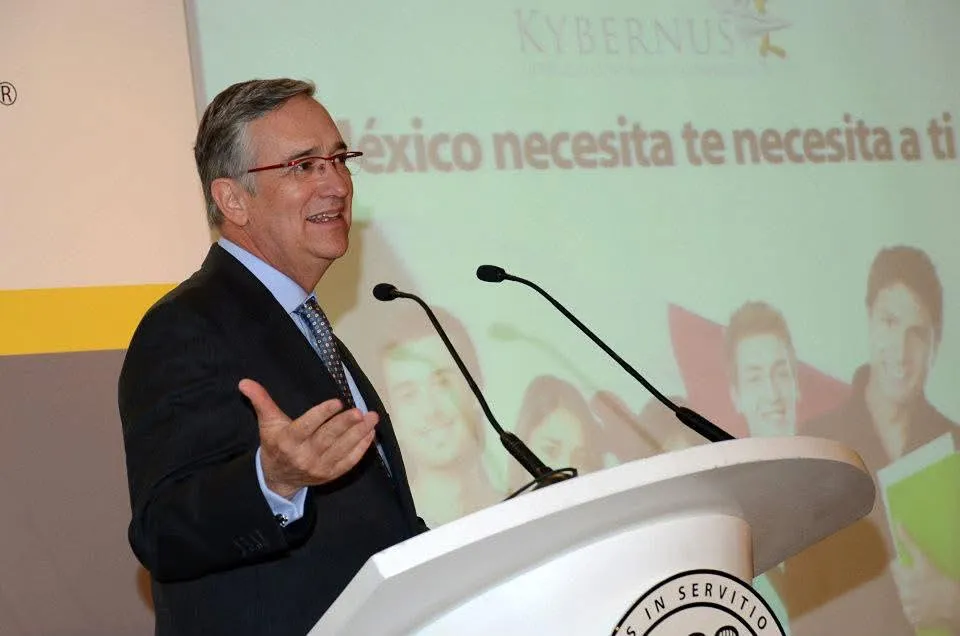 Ricardo Salinas Pliego lanza “Más Salud”: atención médica a bajo costo