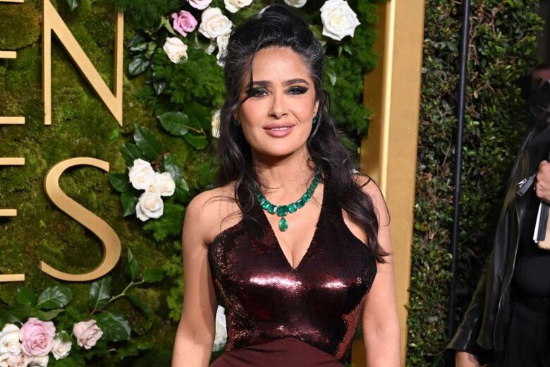 ¡Salma Hayek deslumbra en bikini y reafirma su estatus de ícono internacional!