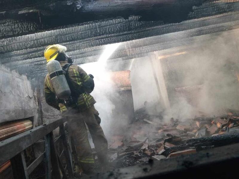 Se incendia local de comida en Acuitzio del Canje