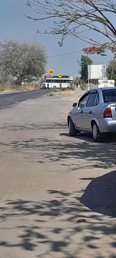 Se registra enfrentamiento armado, bloqueos carreteros y quema de vehículos en Tierra Caliente-4