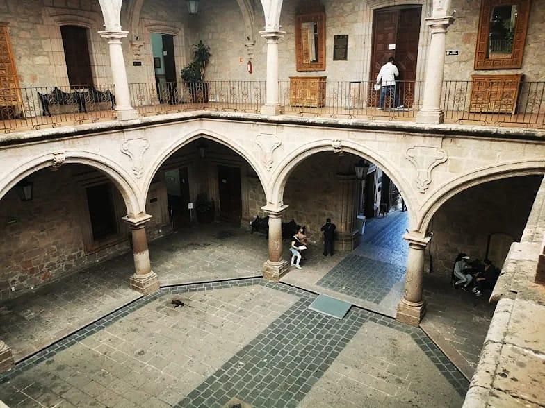 Sin fechas ni vocación definida, avanza remodelación del Palacio Municipal