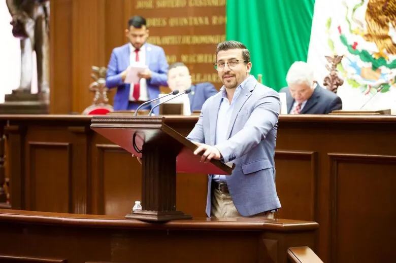 Tras aprobación que prohibe apología del delito, Toño Mendoza remarca que permitirá avanzar en tejido social