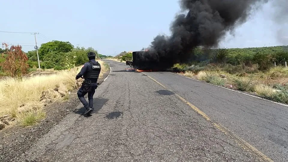 Tras bloqueos y quema de vehículos, SSP despliega operativos en Tingüindín y Buenavista