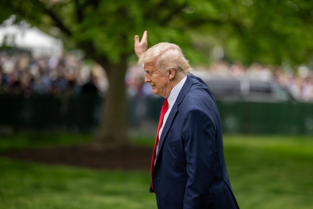 Trump defiende austeridad en EE.UU.