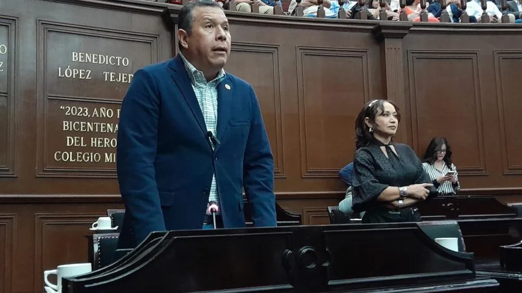 Uso político de buque Cuauhtémoc es cuestionado por PAN y Morena-1