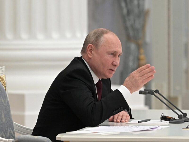 Vladimir Putin sugiere retomar negociaciones de paz con Ucrania