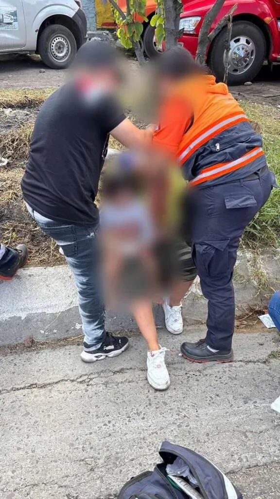 Volcadura vehicular deja al menos 4 heridos en la Morelia-Salamanca-1