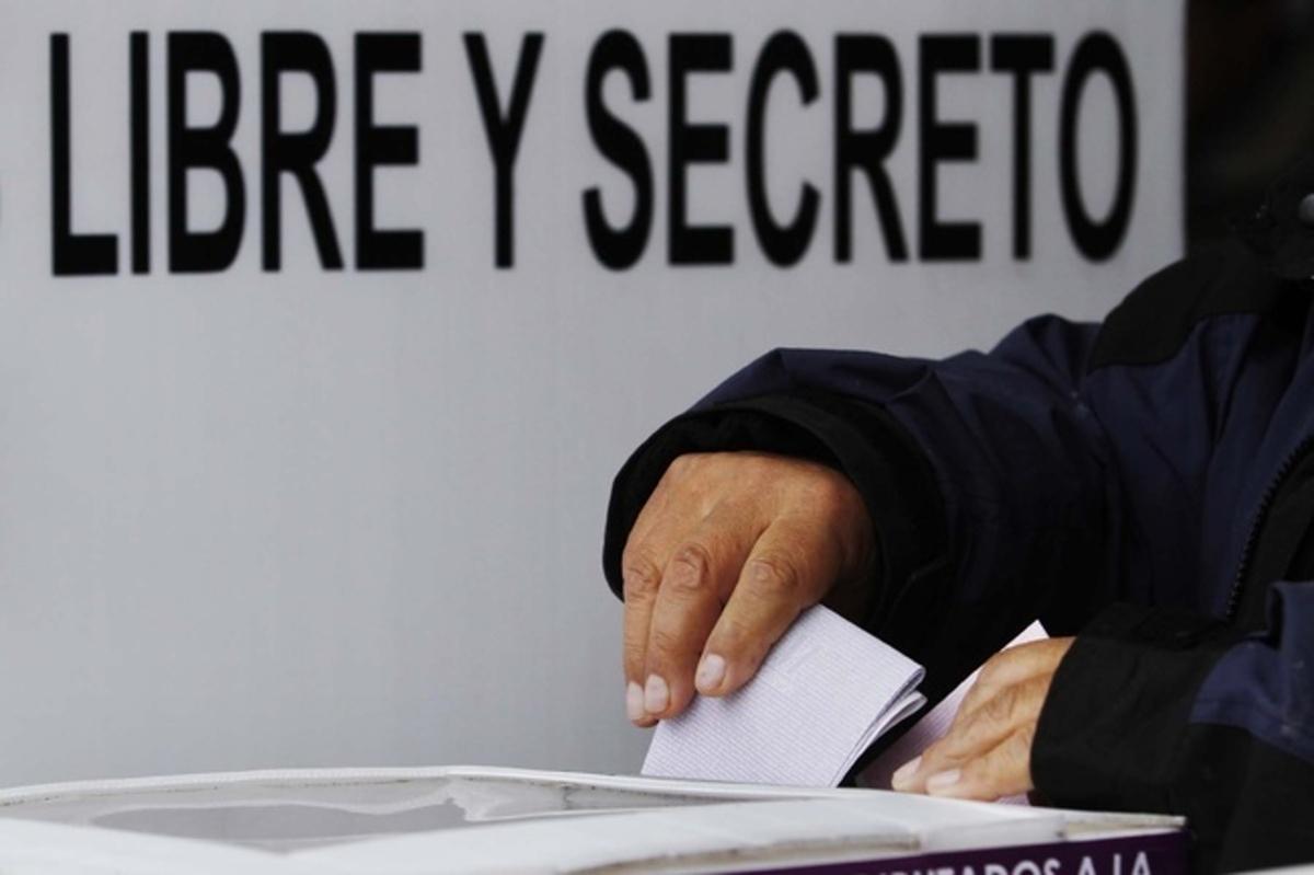 ¿Voto libre? Diputado propone sanciones por no votar