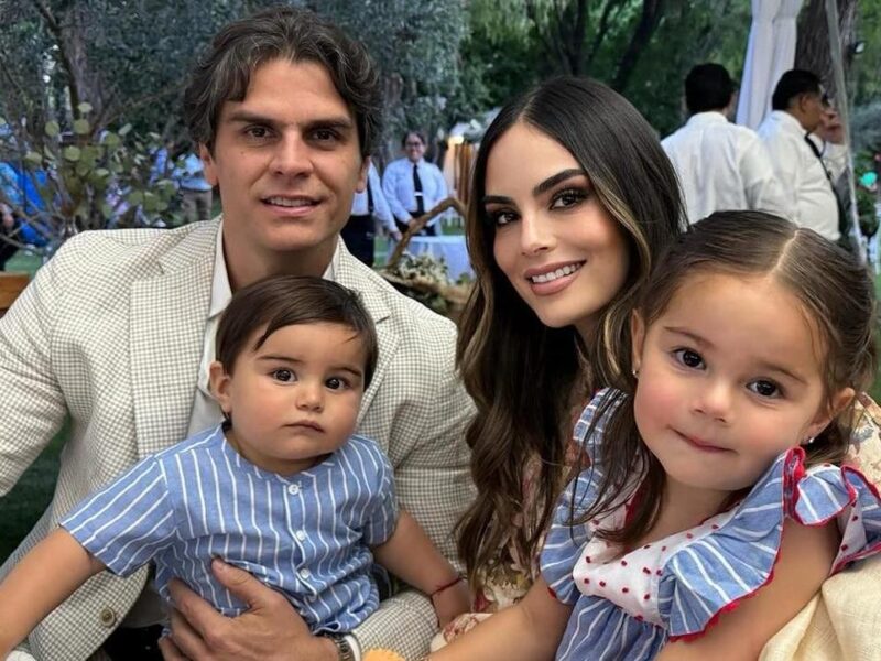 Ximena Navarrete anuncia el nacimiento de su tercer hijo