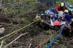 Accidente mortal en Tacámbaro: Camión y auto chocan de frente, hay tres fallecidos