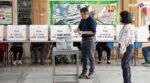 INE entrega constancia de mayoría a ministros electos