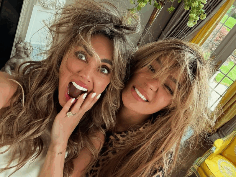 Anahí comparte el detrás de cámaras del rodaje con Karol G