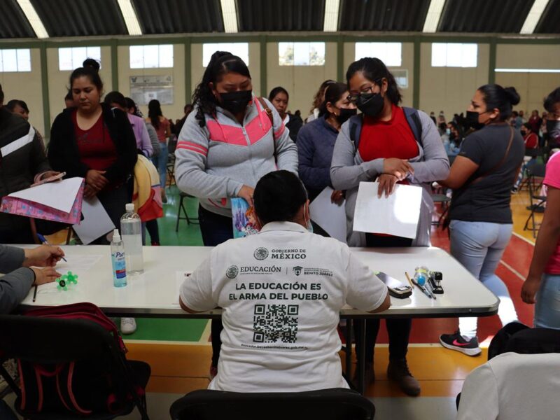 Anuncian Pago triple de las becas Benito Juárez y Rita Cetina