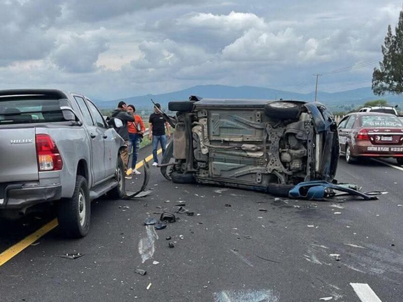 Aparatoso choque en la México-Guadalajara