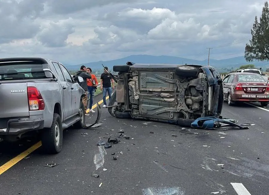 Aparatoso choque en la México-Guadalajara