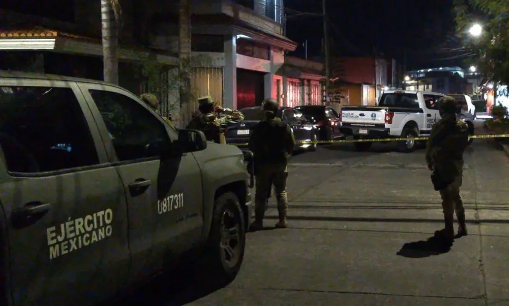 Asesinan a un hombre afuera de su domicilio en Uruapan en ataque armado