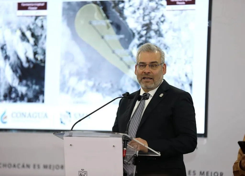 Autodefensas, “el rápido y furioso michoacano”: Bedolla