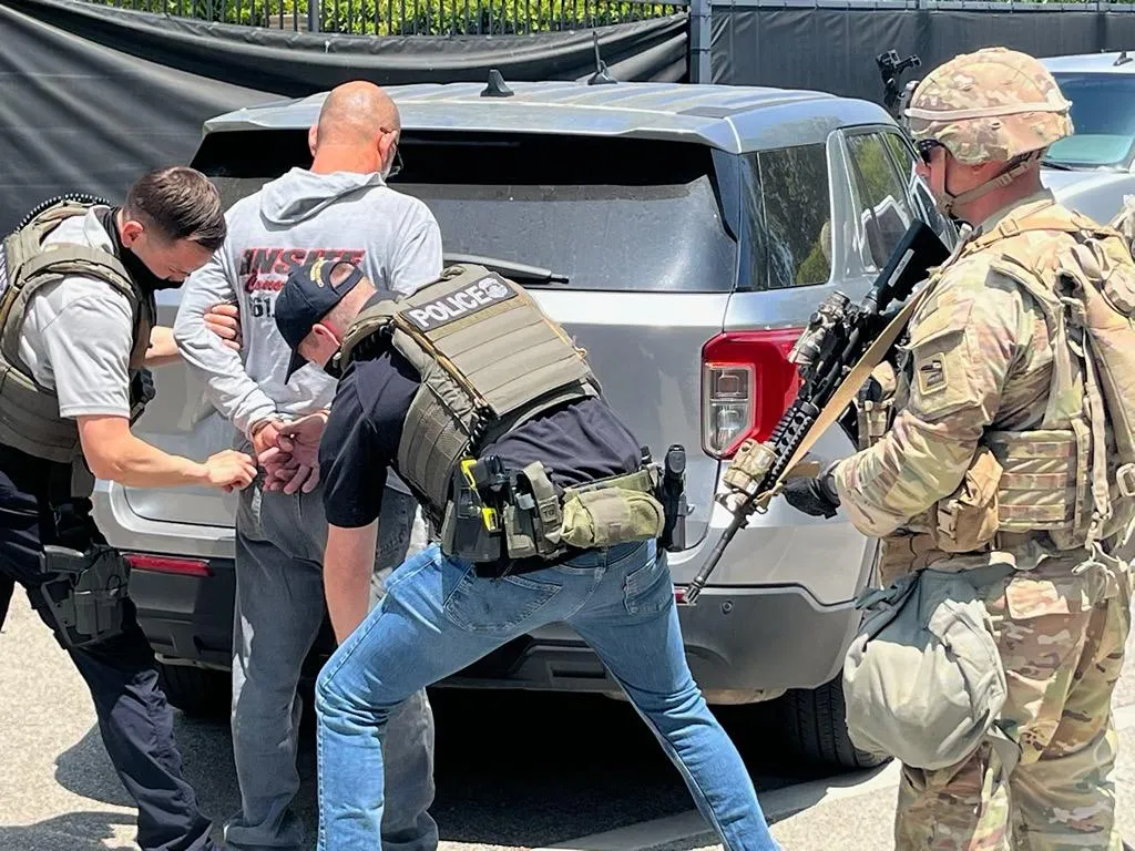 autorizan a la Guardia Nacional Los Ángeles detener temporalmente a civiles durante protestas-2