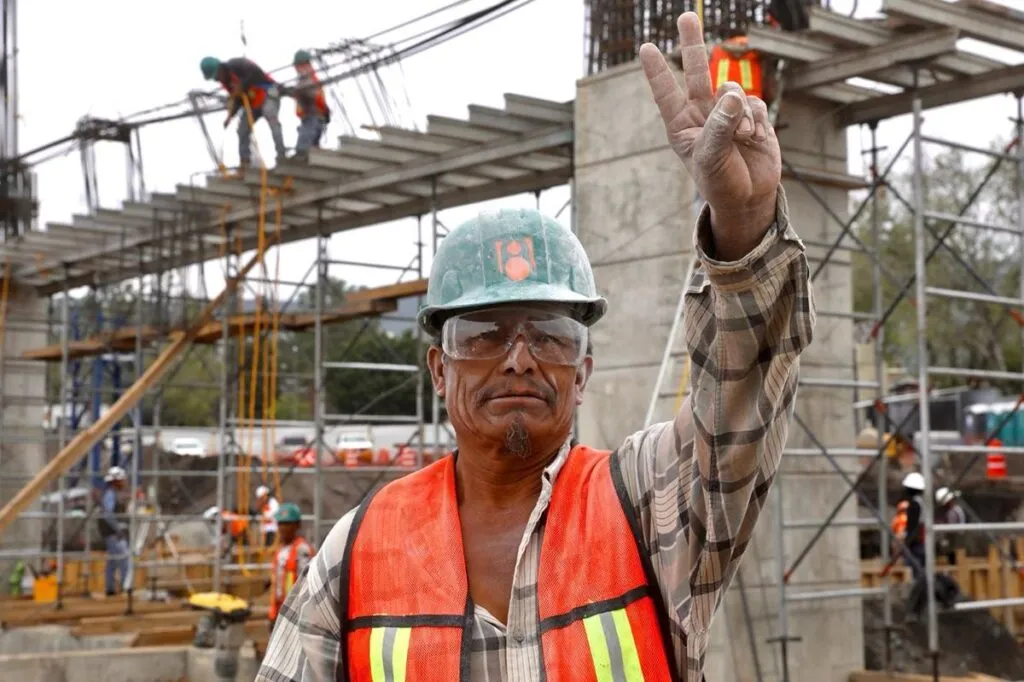 Avanza la transformación de Morelia; supervisa Bedolla estaciones del teleférico-1