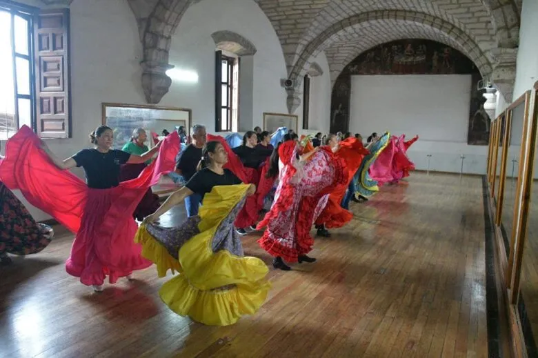 Bailarinas en taller de danza en Morelia