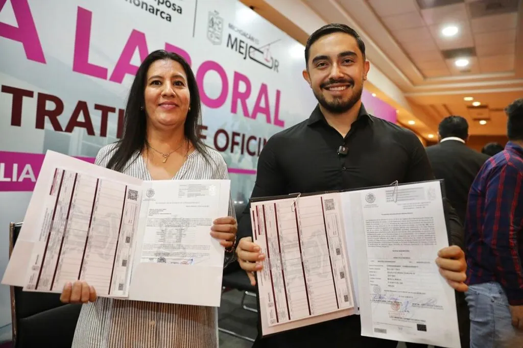 Bedolla regulariza situación laboral para cerca de 2 mil docentes michoacanos-1