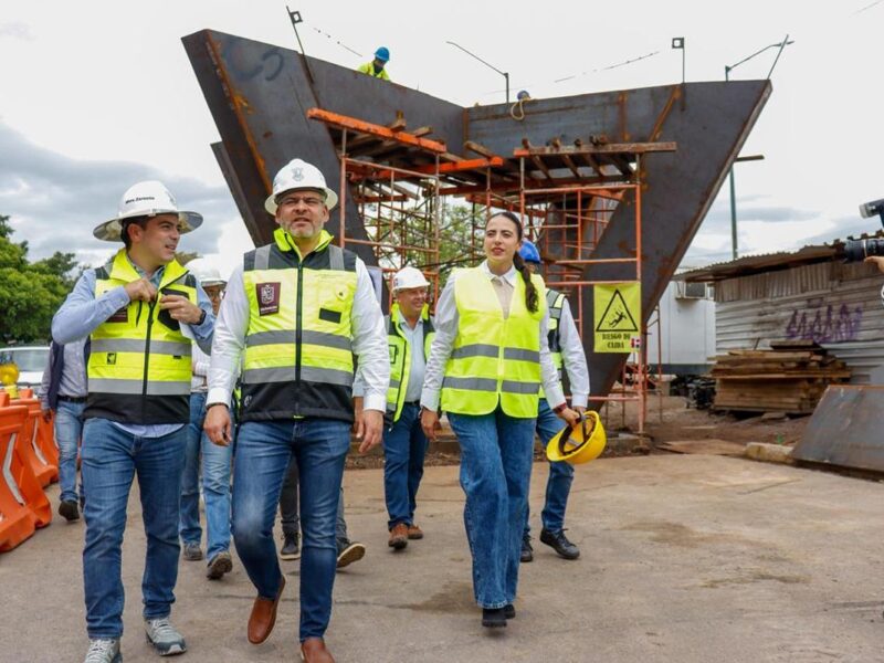Bedolla supervisa distribuidor vial Eréndira