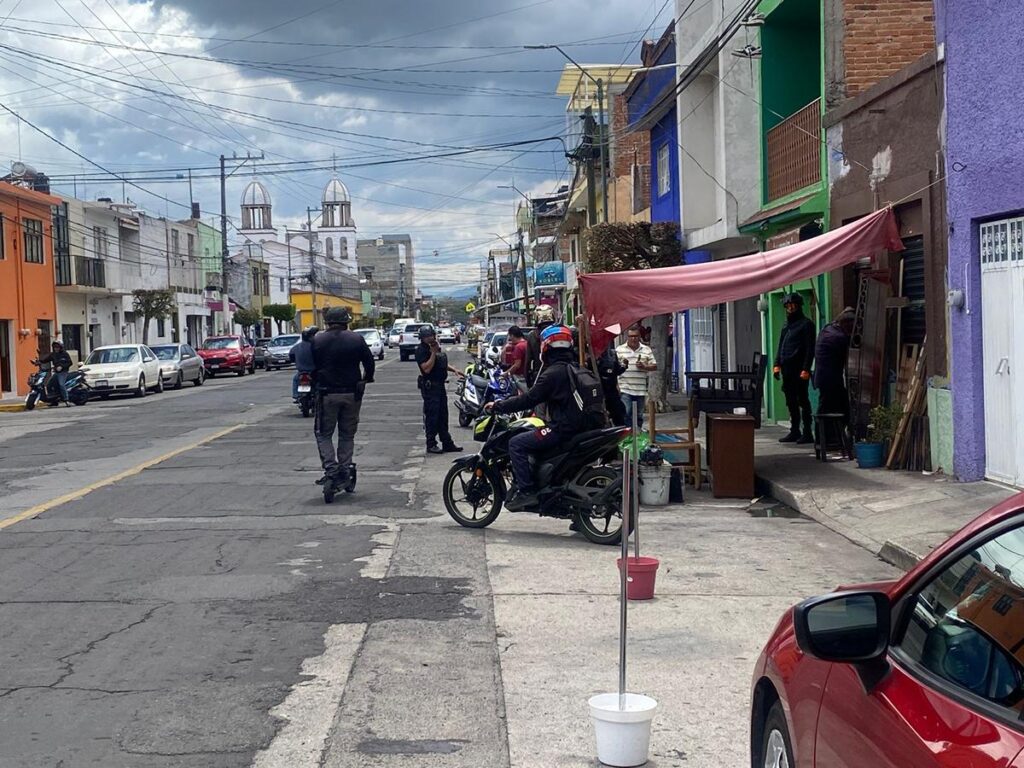 Caos en Ventura Puente: Riña Colectiva Termina con Detenidos y Daños Materiales-1