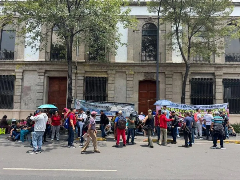 CNTE mantiene paro nacional y plantón; rechazan propuesta de la SEP/Segob