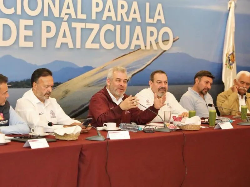 Con estrategia integral, avanza rescate del lago de Pátzcuaro: Bedolla