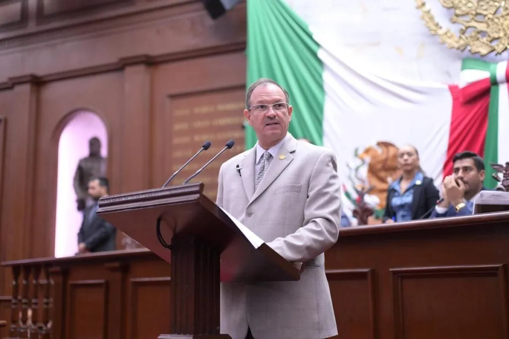 David Martínez presenta iniciativa de reforma de ley para fortalecer y prevenir la discriminación