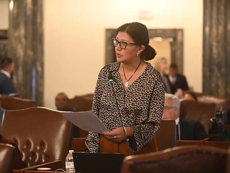 Desde Michoacán, senadora de Illinois llama a migrantes a defender sus derechos