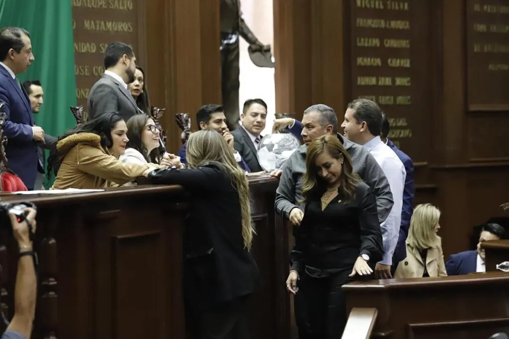 Designa Congreso del Estado a Alondra Yuliana Godínez Navarrete como contralora de la FGE-1