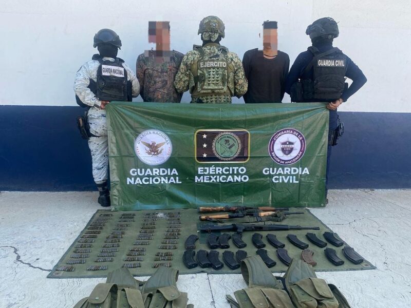 Detenidos 2 hombres en posesión de armas largas y municiones en Parácuaro: SSP