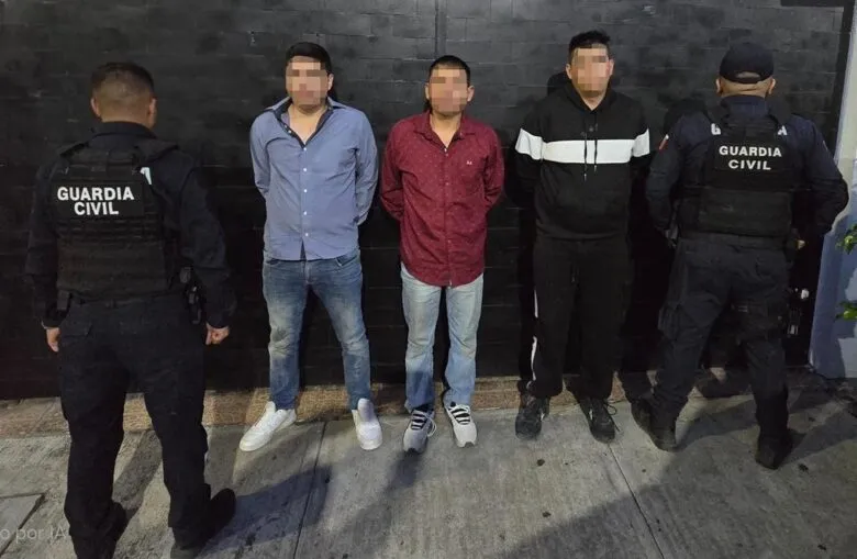 Detenidos con armas 3 presuntos implicados en atentados a bares de Morelia: SSP