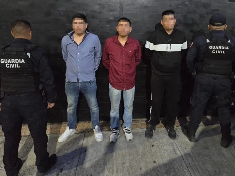 Detenidos con armas 3 presuntos implicados en atentados a bares de Morelia: SSP