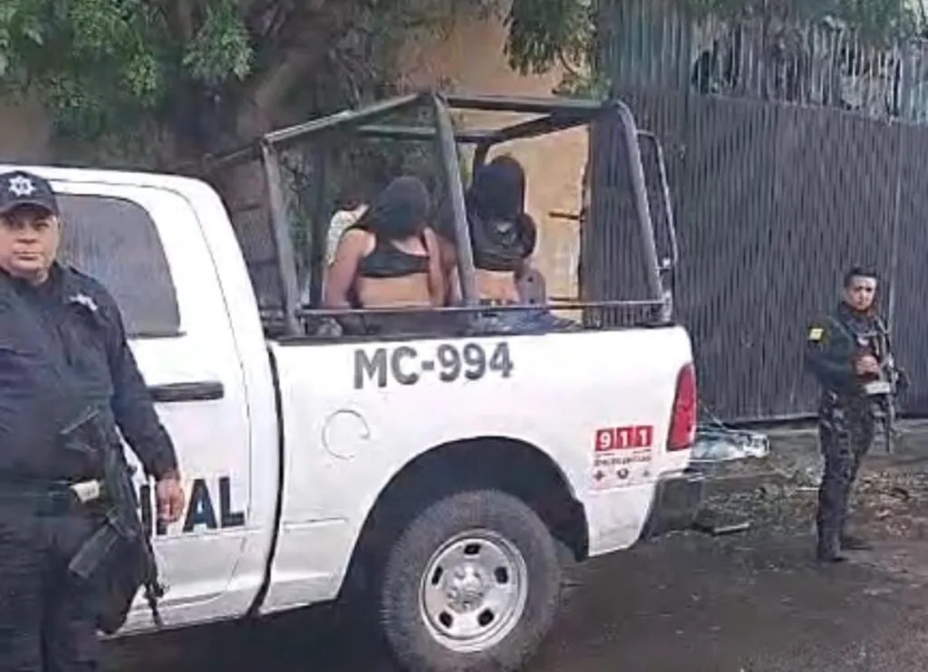 Detenidos con vehículo robado en Uruapan