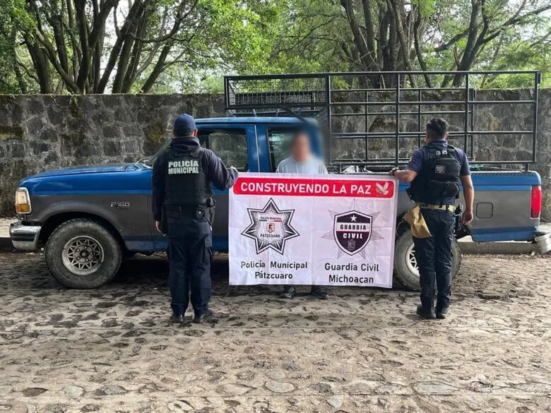 Detienen a hombre que circulaba con camioneta robada en Pátzcuaro