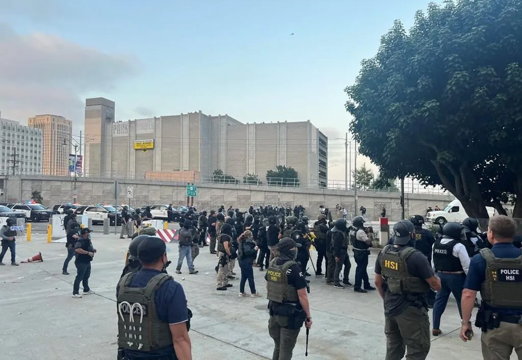 Difunden primera lista oficial de detenidos en redadas de Los Ángeles: más de la mitad son mexicanos