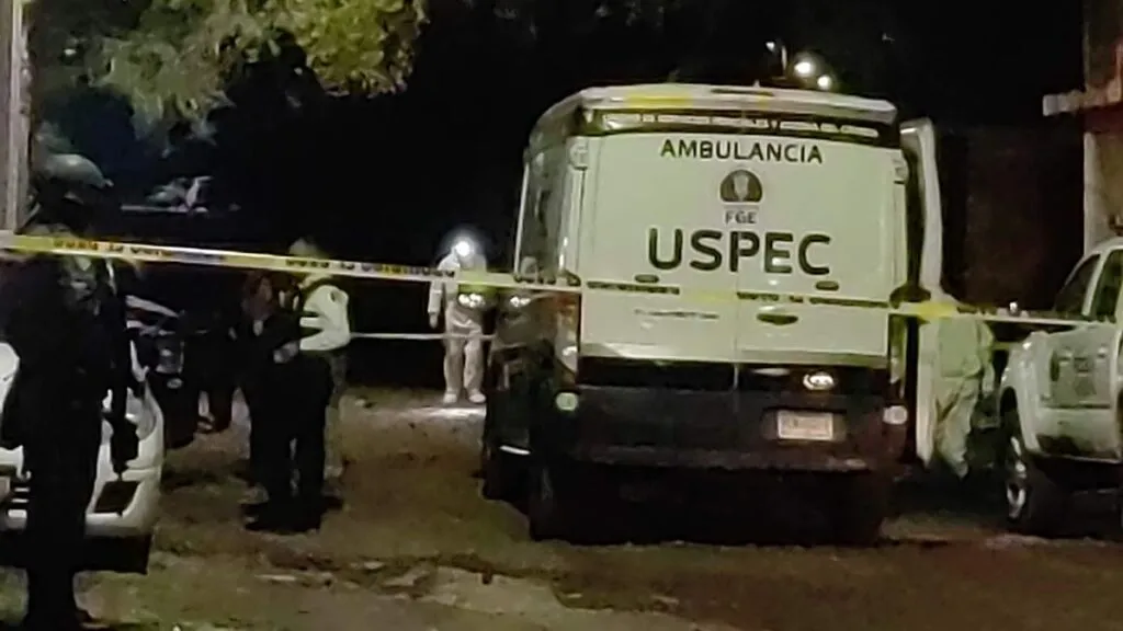 Doble asesinato un hombre y una mujer en la salida Charo en Morelia