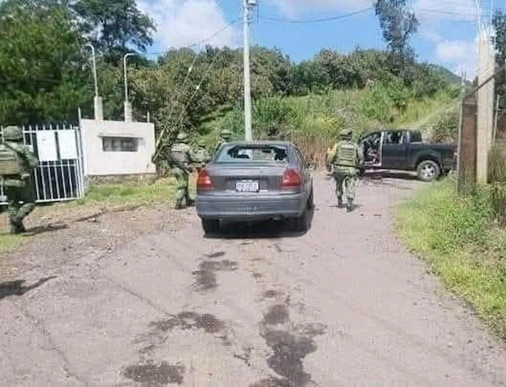 Ejército abate a presuntos delincuentes en Uruapan