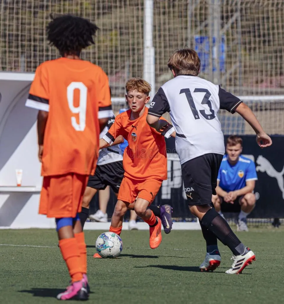 El Valencia CF abrirá academia de futbol en Morelia-1